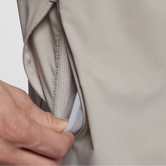 Nike Flex Short-Sleeve Running Packable (Water-repellent) Jacket Hoodie - Picture 4 of 7